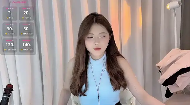 SylviaLing2007 online show from 10, 2, 2025