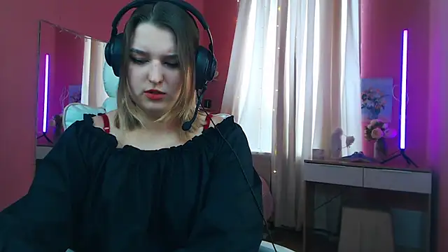 Snapshot of Jenny_Smit chatting on 4, 3, 2025 Jenny Smit online show from 4, 3, 2025