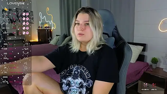 Snapshot of Jenny_Smit chatting on 9, 9, 2025 Jenny Smit online show from 9, 9, 2025