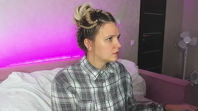 Jenny Jimmy online show from 2, 11, 2025