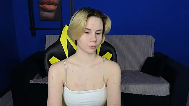 BettyCarter07 online show from 5, 3, 2025