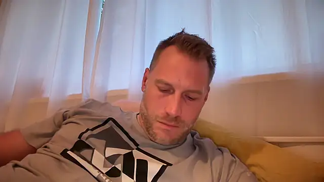 Christian87xxx online show from 18, 9, 2025