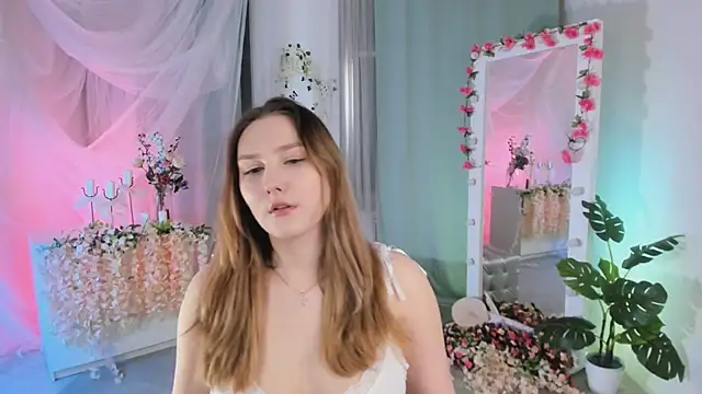 MaryWaddell online show from 6, 2, 2025