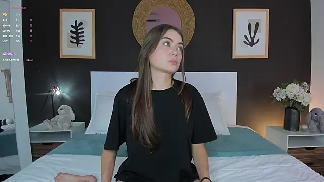 AlannaRussell  online show from 25, 3, 2026