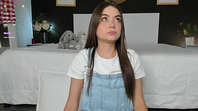 AlannaRussell  online show from 25, 5, 2026
