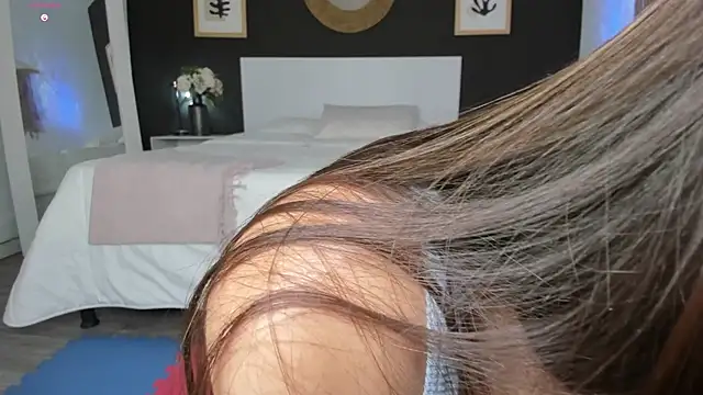 AlannaRussell  online show from 10, 1, 2026