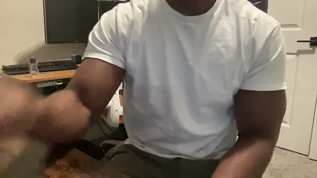 Snapshot of BodyandBBC chatting on 20, 11, 2025 BodyandBBC online show from 20, 11, 2025