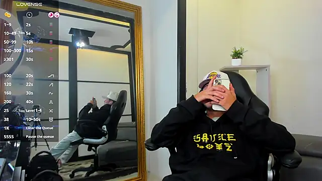 Snapshot of marcuscollins1_ chatting on 13, 11, 2025 marcuscollins1 online show from 13, 11, 2025