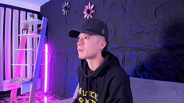 Snapshot of marcuscollins1_ chatting on 3, 10, 2025 marcuscollins1 online show from 3, 10, 2025