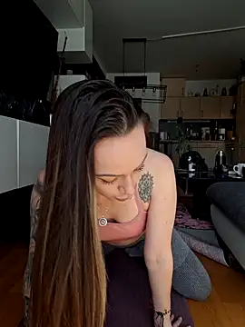 hannah storm04 online show from 3, 2, 2025