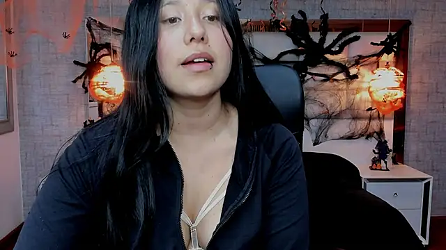 Nohemi louse online show from 29, 10, 2025