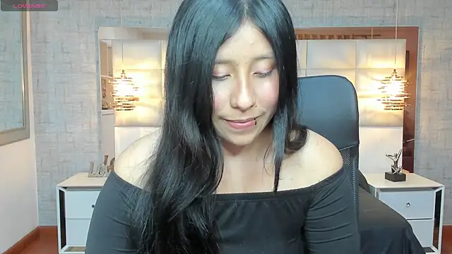 Nohemi louse online show from 13, 9, 2025