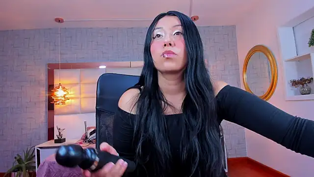 Snapshot of Nohemi_louse chatting on 1, 7, 2026 Nohemi louse online show from 1, 7, 2026