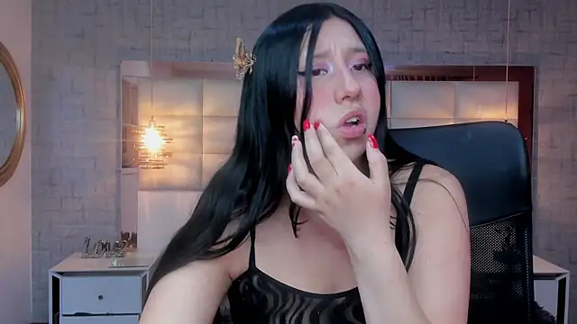 Nohemi louse online show from 26, 11, 2025