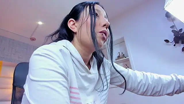 Snapshot of Nohemi_louse chatting on 19, 6, 2026 Nohemi louse online show from 19, 6, 2026