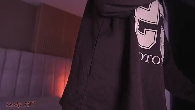 sara lopee1 online show from 10, 3, 2026