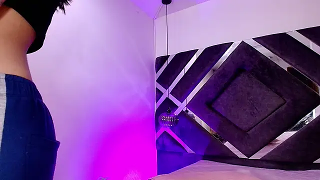 Snapshot of sara_lopee1 chatting on 2, 10, 2025 sara lopee1 online show from 2, 10, 2025