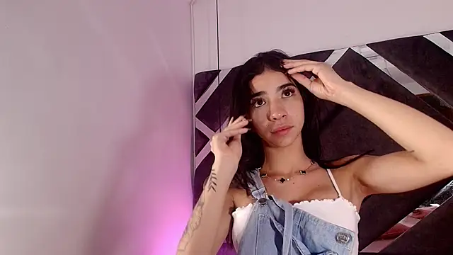 Snapshot of sara_lopee1 chatting on 5, 10, 2025 sara lopee1 online show from 5, 10, 2025