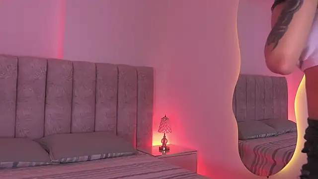 Snapshot of sara_lopee1 chatting on 28, 11, 2025 sara lopee1 online show from 28, 11, 2025