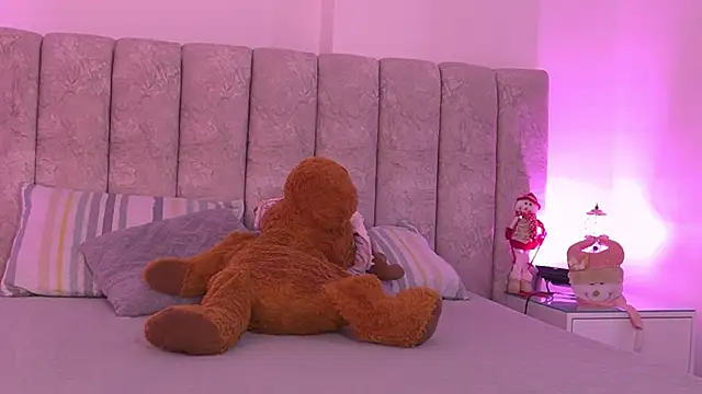 sara lopee1 online show from 22, 12, 2025