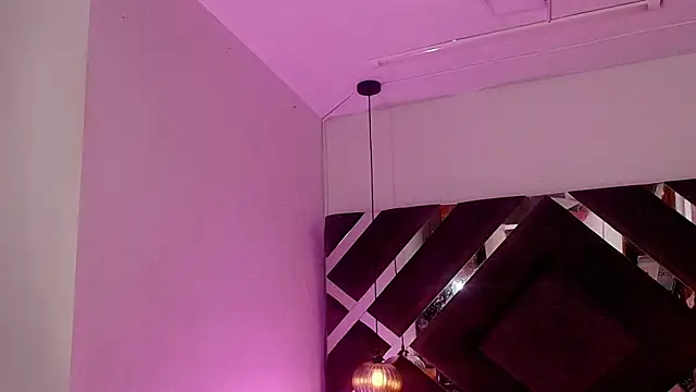 Snapshot of sara_lopee1 chatting on 4, 10, 2025 sara lopee1 online show from 4, 10, 2025