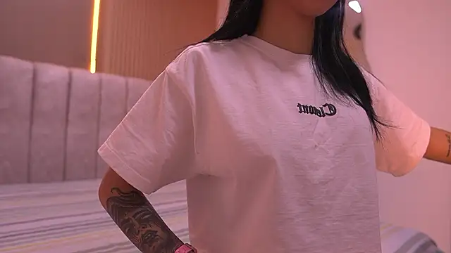 Snapshot of sara_lopee1 chatting on 5, 2, 2026 sara lopee1 online show from 5, 2, 2026