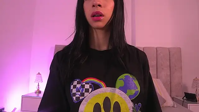 Snapshot of sara_lopee1 chatting on 25, 11, 2025 sara lopee1 online show from 25, 11, 2025