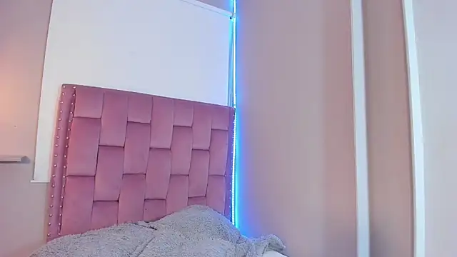 Roxy Stonee online show from 20, 3, 2026