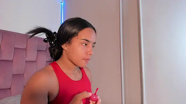 Roxy Stonee online show from 25, 3, 2026