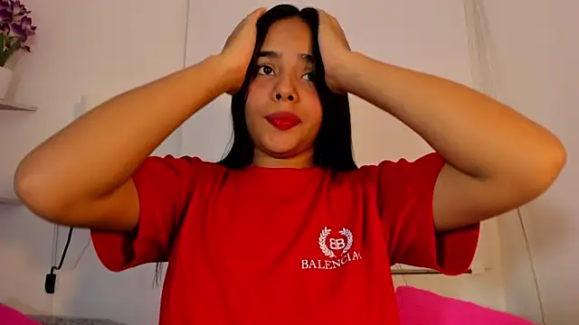 Roxy Stonee online show from 4, 12, 2025