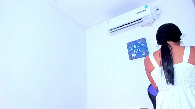 Roxy Stonee online show from 15, 1, 2026