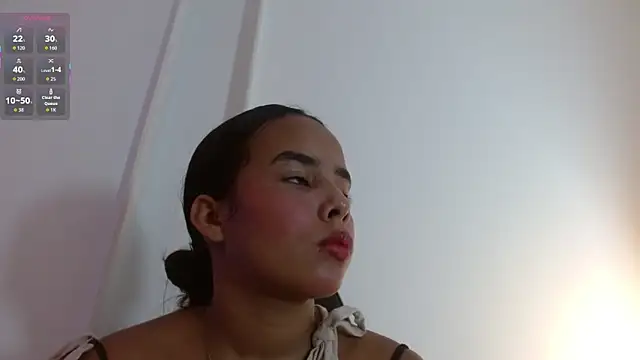 Roxy Stonee online show from 23, 9, 2025