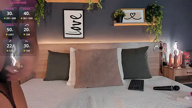 Zaha Evans online show from 21, 12, 2025