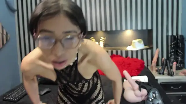 Mara Gonzalez online show from 27, 4, 2026