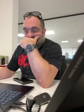 Snapshot of fuocovivo4 chatting on 5, 3, 2025 fuocovivo4 online show from 5, 3, 2025