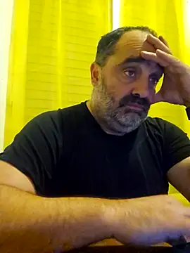 Snapshot of fuocovivo4 chatting on 6, 11, 2025 fuocovivo4 online show from 6, 11, 2025