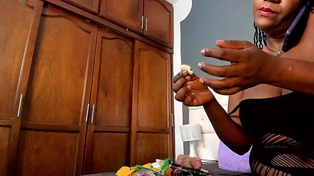 DayannaBronx online show from 18, 3, 2025