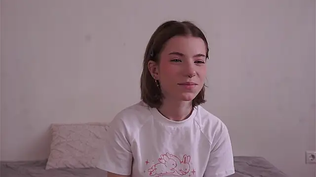 Snapshot of FeliceDendy chatting on 5, 2, 2025 FeliceDendy online show from 5, 2, 2025