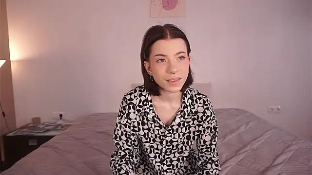 Snapshot of FeliceDendy chatting on 15, 2, 2025 FeliceDendy online show from 15, 2, 2025