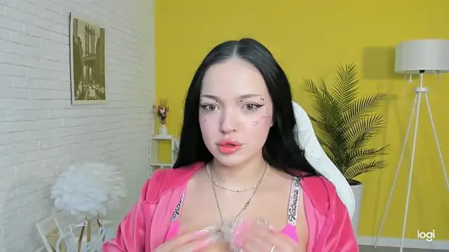 Snapshot of LorettaBigge chatting on 2, 2, 2025 LorettaBigge online show from 2, 2, 2025