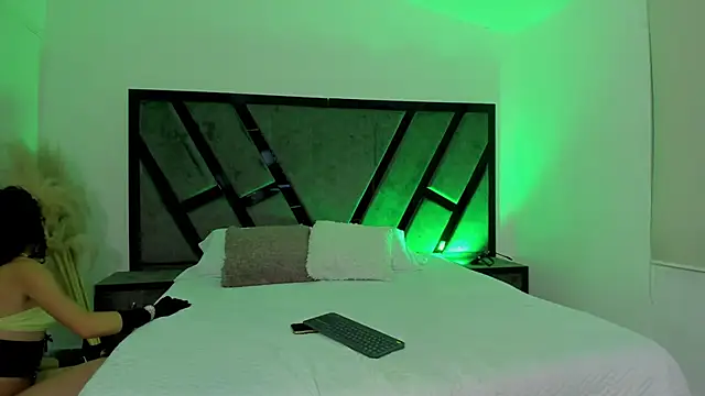 allicemackenzie online show from 2, 10, 2025