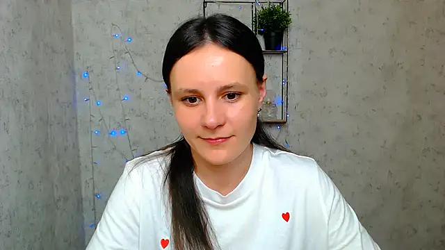 ValeriaHeart  online show from 13, 3, 2025