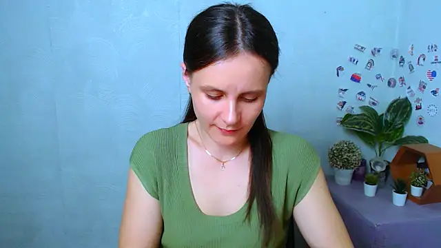 ValeriaHeart  online show from 4, 3, 2026