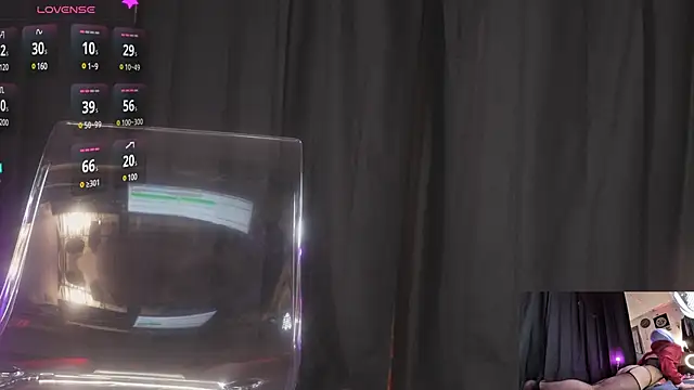 Snapshot of MsHugNkiss chatting on 27, 2, 2025 MsHugNkiss online show from 27, 2, 2025