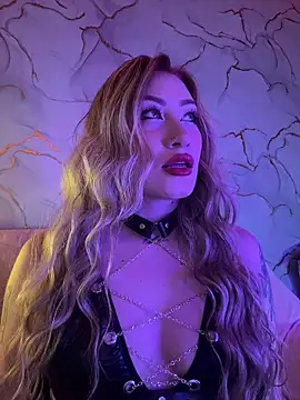 Lally Valencia   online show from 28, 2, 2026