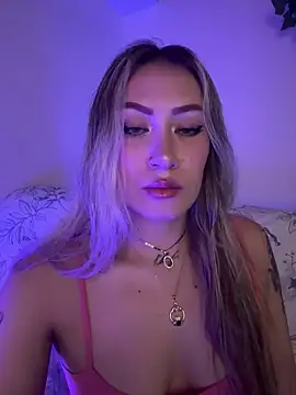 Lally Valencia   online show from 28, 2, 2025