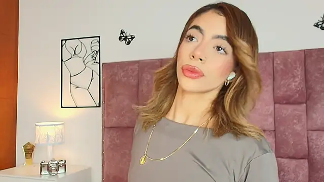 Snapshot of Violetta_Ficher chatting on 12, 7, 2026 Violetta Ficher online show from 12, 7, 2026