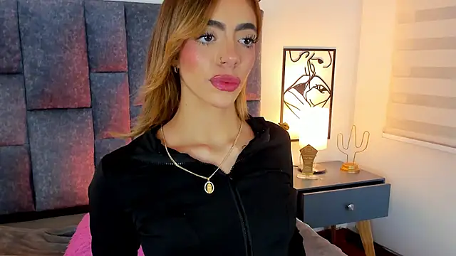 Snapshot of Violetta_Ficher chatting on 25, 6, 2026 Violetta Ficher online show from 25, 6, 2026