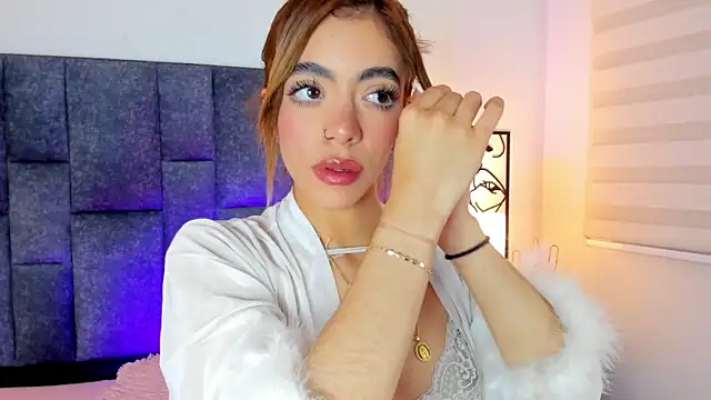 Snapshot of Violetta_Ficher chatting on 5, 6, 2026 Violetta Ficher online show from 5, 6, 2026