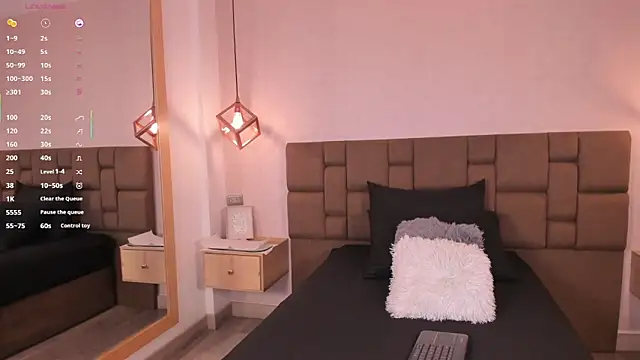 Nikki vega online show from 9, 10, 2025